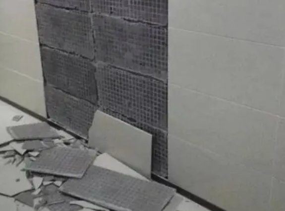 白沙瓷砖空鼓维修公司分享下白沙墙砖松动维修的知识